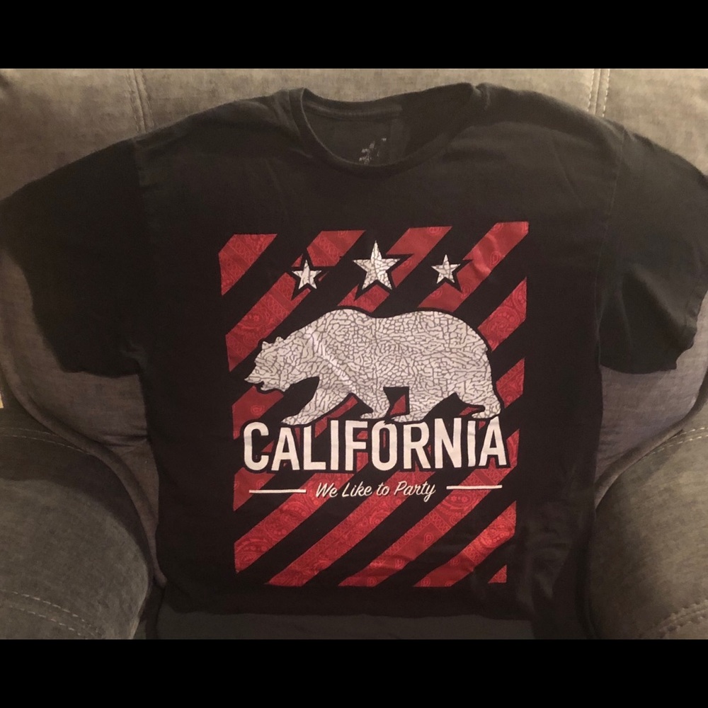 California We Like to Party Short Sleeve T-Shirt L